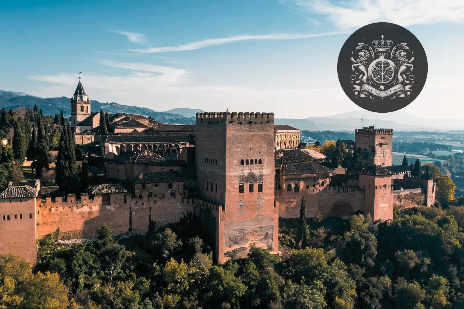 Panoramica vintage de la Alhambra y Granada con Sierra Nevada al fondo
